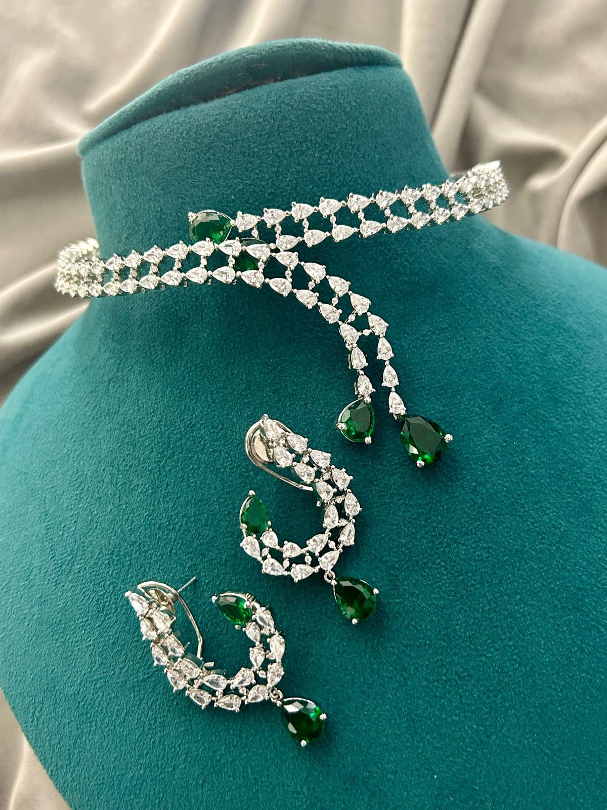 Emerald Drop Diamond Look Choker Set